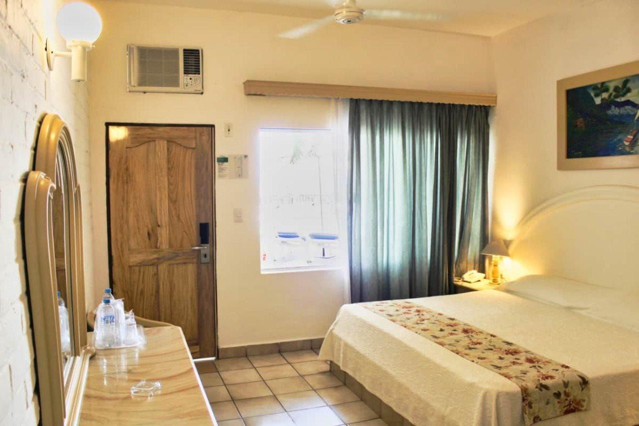 Tropicana Hotel Puerto Vallarta Exteriör bild