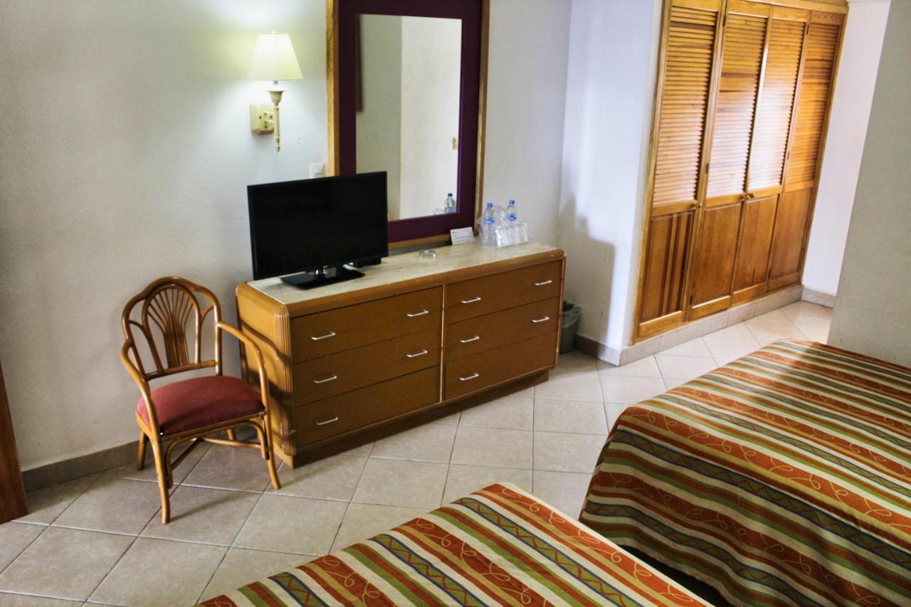Tropicana Hotel Puerto Vallarta Exteriör bild