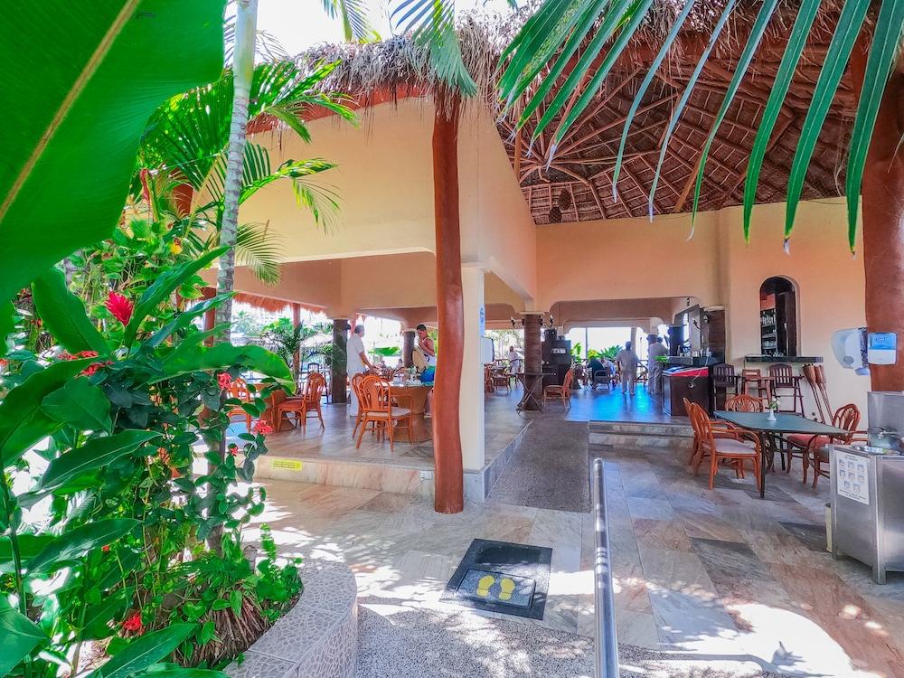 Tropicana Hotel Puerto Vallarta Exteriör bild